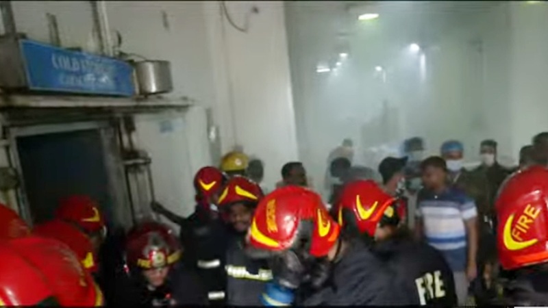 চট্টগ্রামে কোল্ড স্টোরেজে আগুন, নিয়ন্ত্রণে ৮ ইউনিট